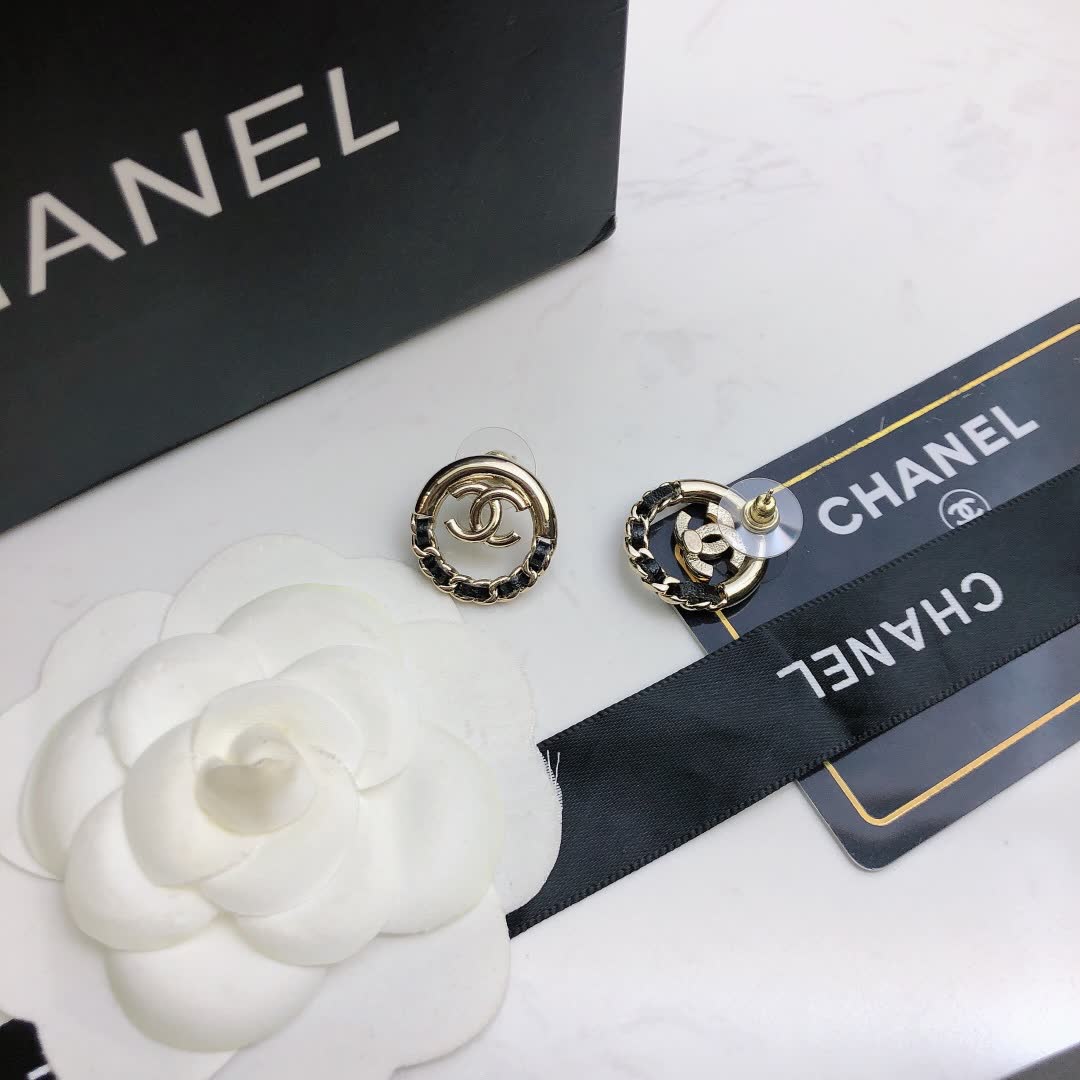Chanel CC Logo Earrings Chanel CC Logo Earrings