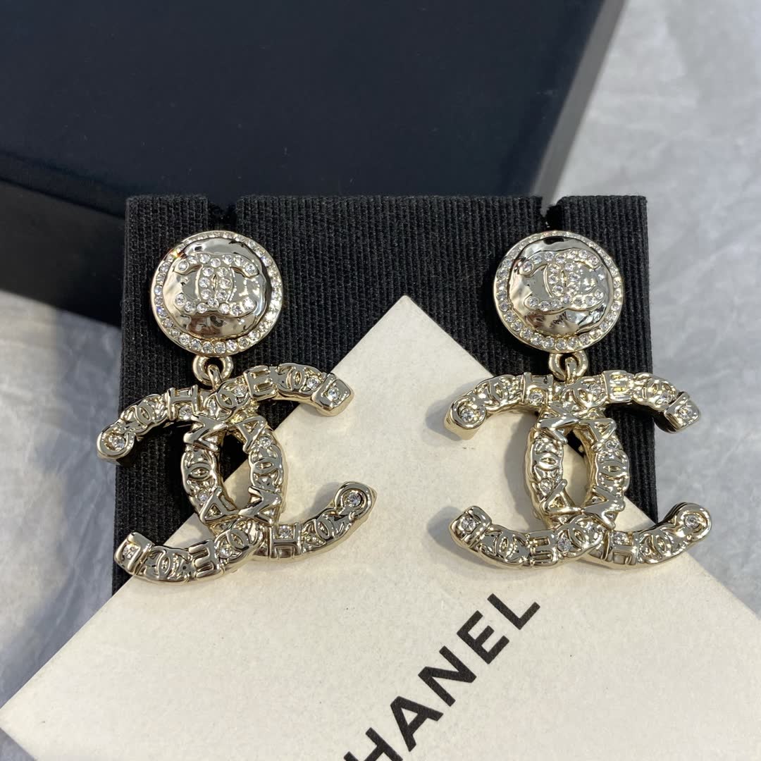 Chanel CC Logo Earrings Chanel CC Logo Earrings