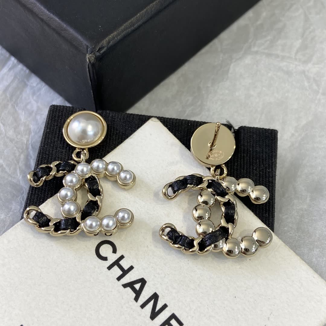 Chanel CC Logo Pearl Earrings