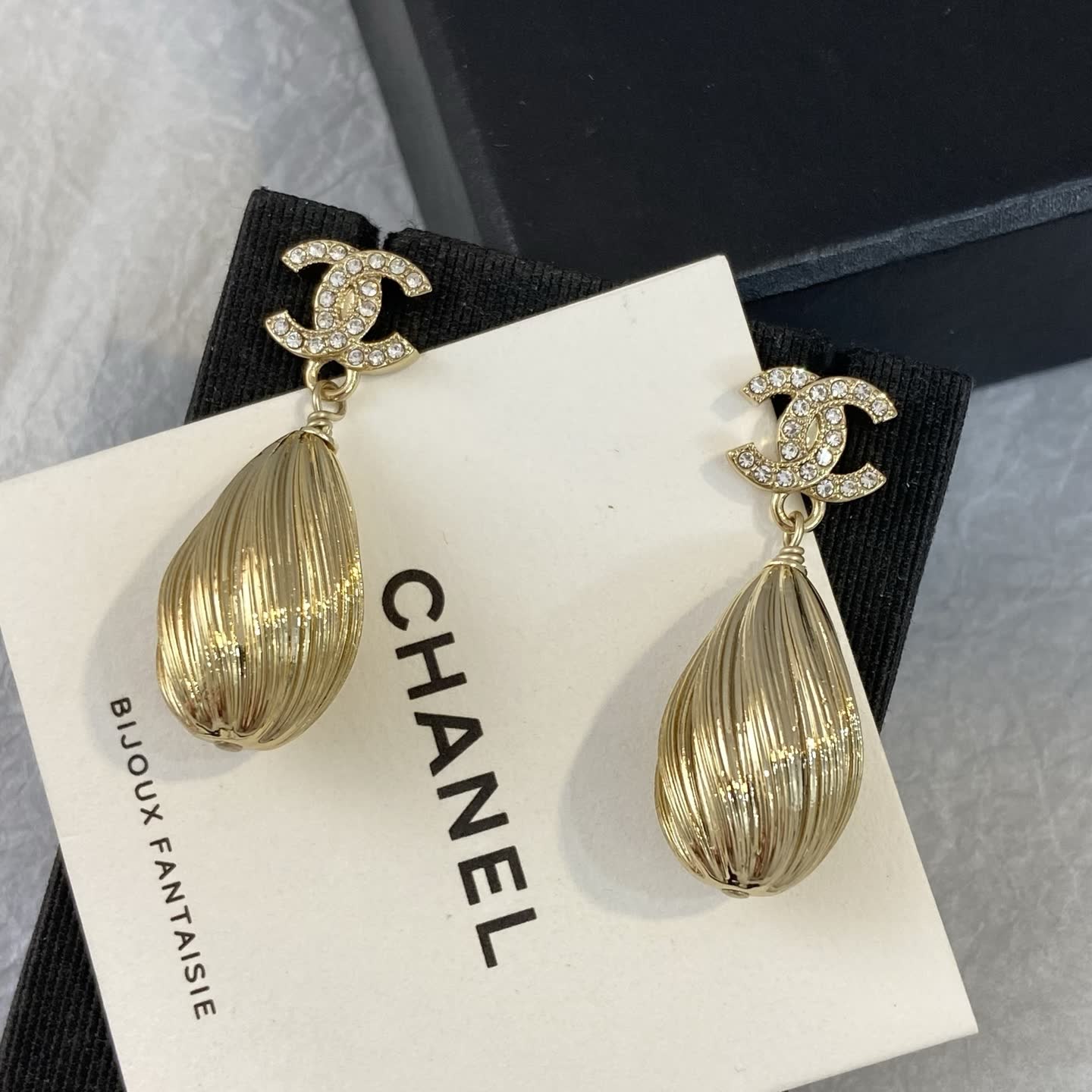 Chanel CC Logo & Teardrop Earrings