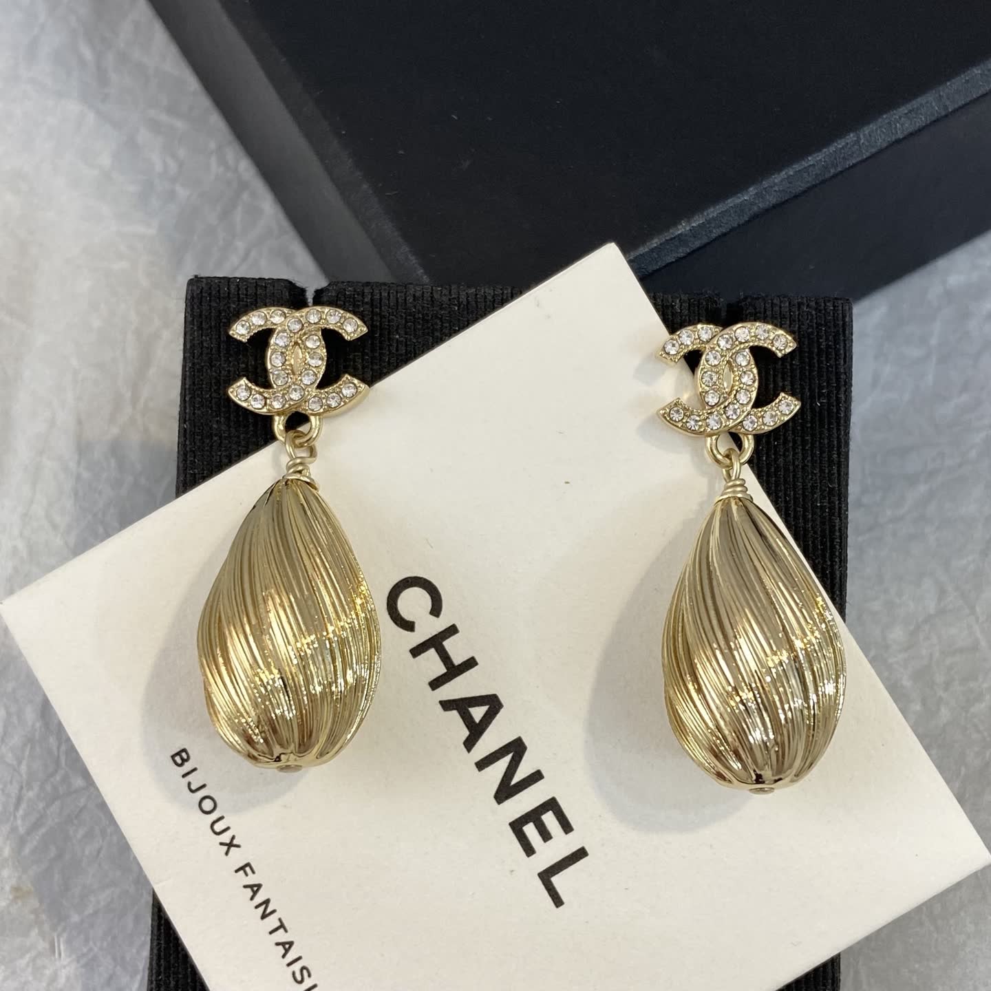 Chanel CC Logo & Teardrop Earrings