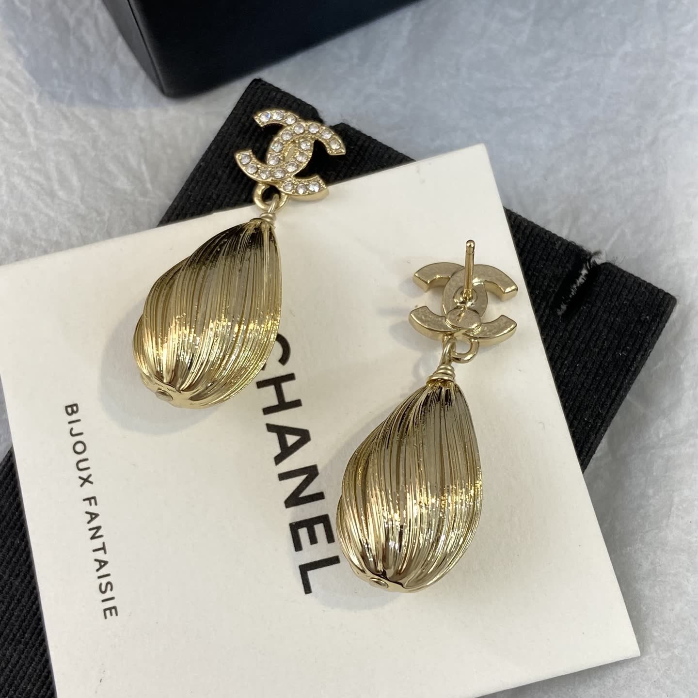 Chanel CC Logo & Teardrop Earrings