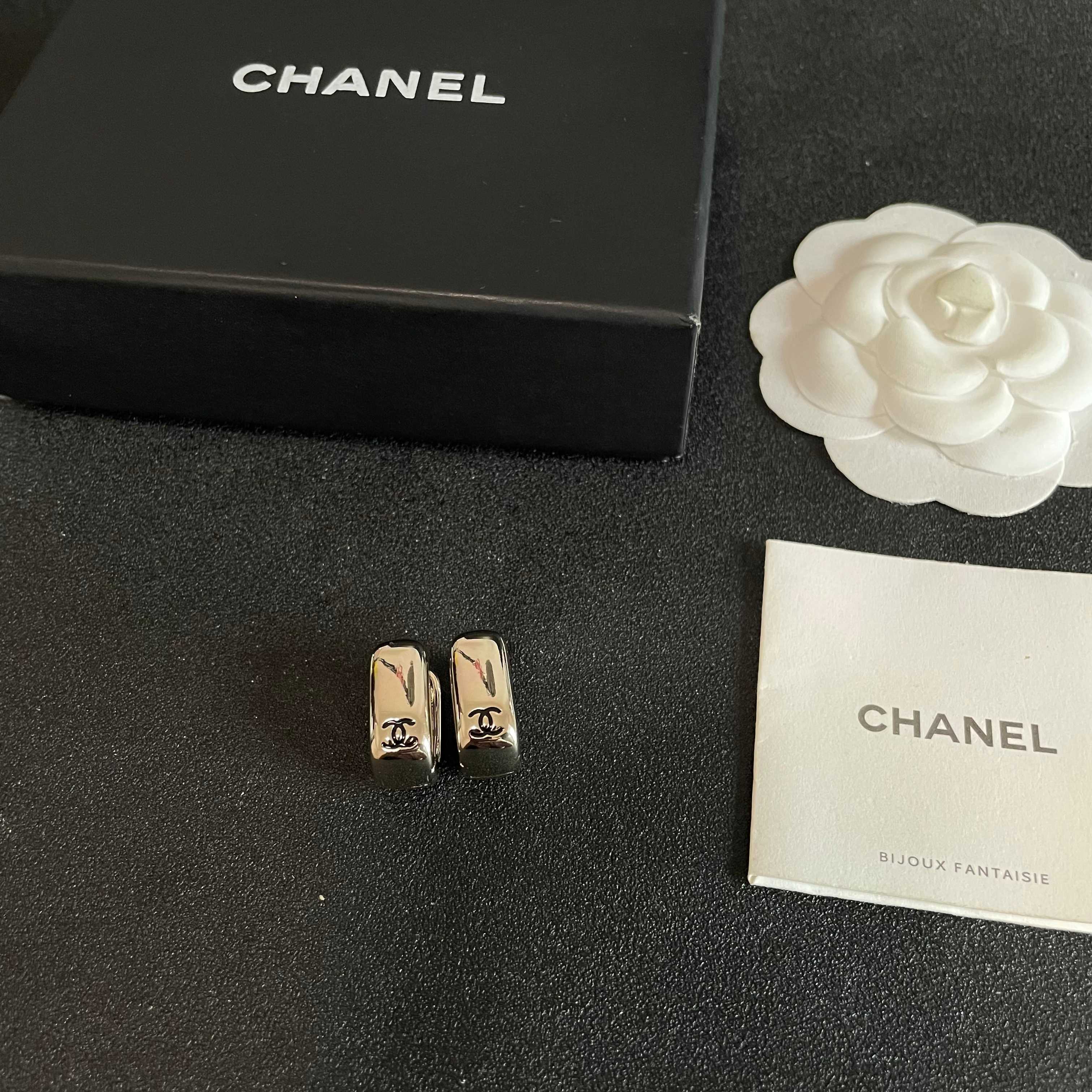 Chanel CC Logo Gold Tone Earrings