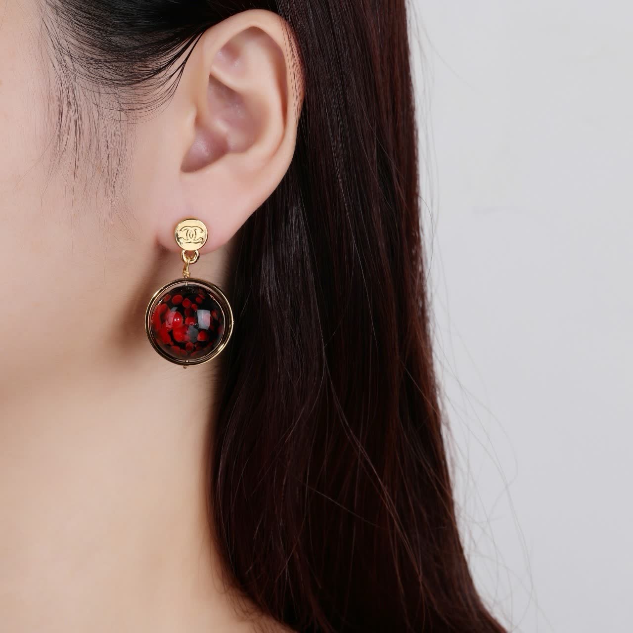 Chanel 2026 Spring/Summer Metal and Synthetic Pearl Drop Earrings