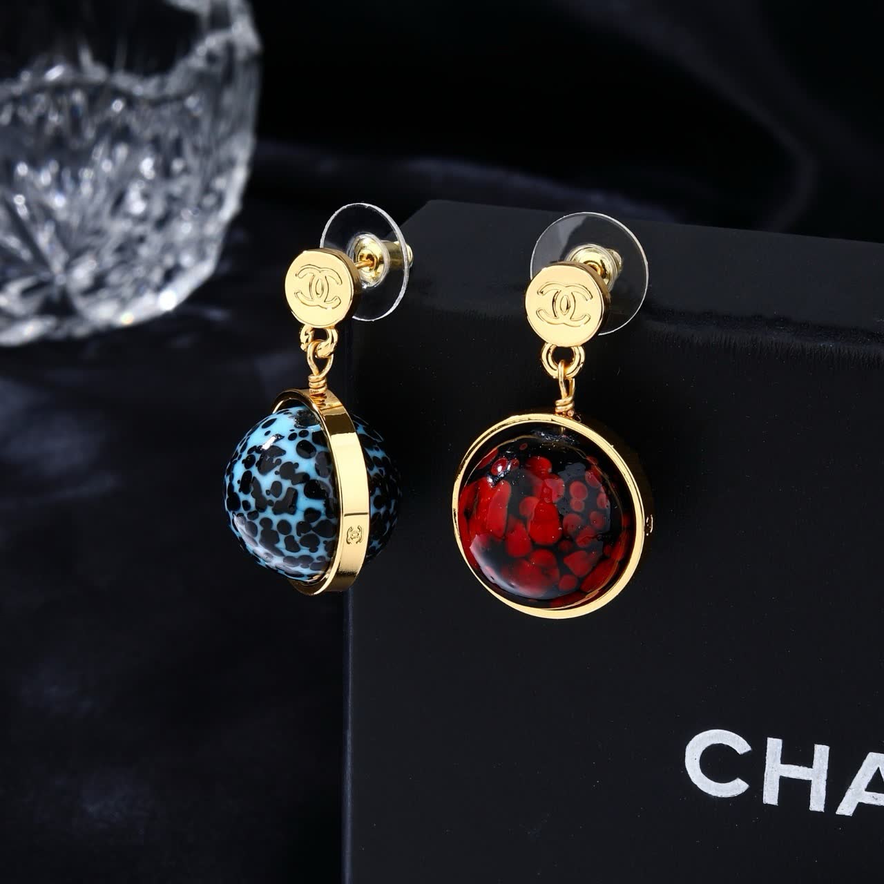 Chanel 2026 Spring/Summer Metal and Synthetic Pearl Drop Earrings