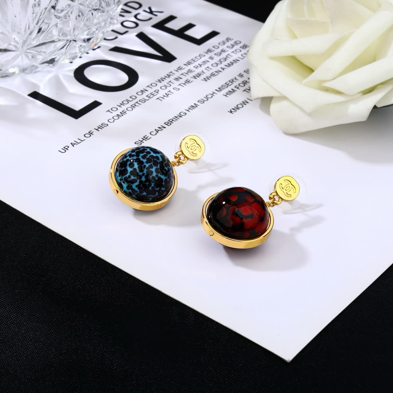 Chanel 2026 Spring/Summer Metal and Synthetic Pearl Drop Earrings