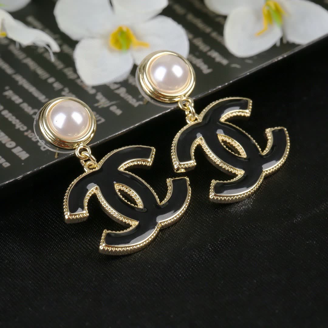 Chanel CC Logo Pearl Stud Earrings