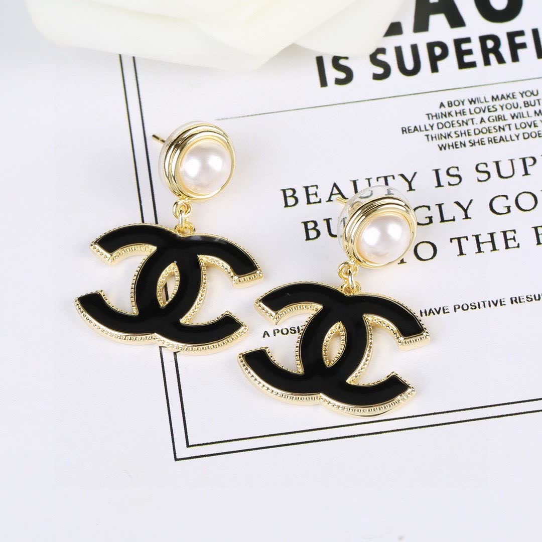 Chanel CC Logo Pearl Stud Earrings