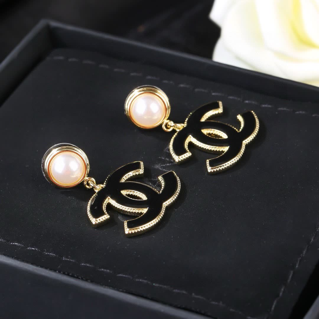 Chanel CC Logo Pearl Stud Earrings