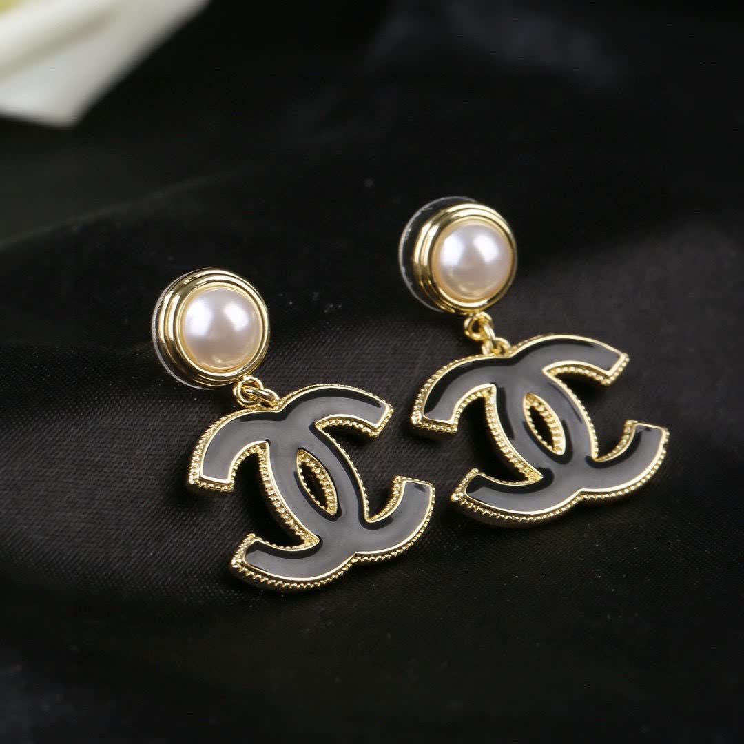 Chanel CC Logo Pearl Stud Earrings