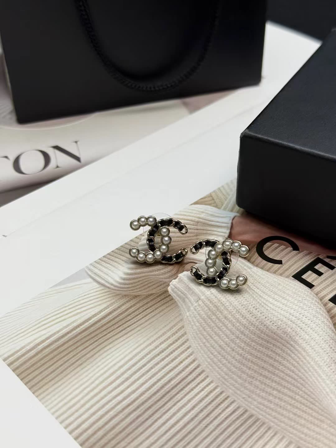 Chanel CC Logo Pearl Stud Earrings