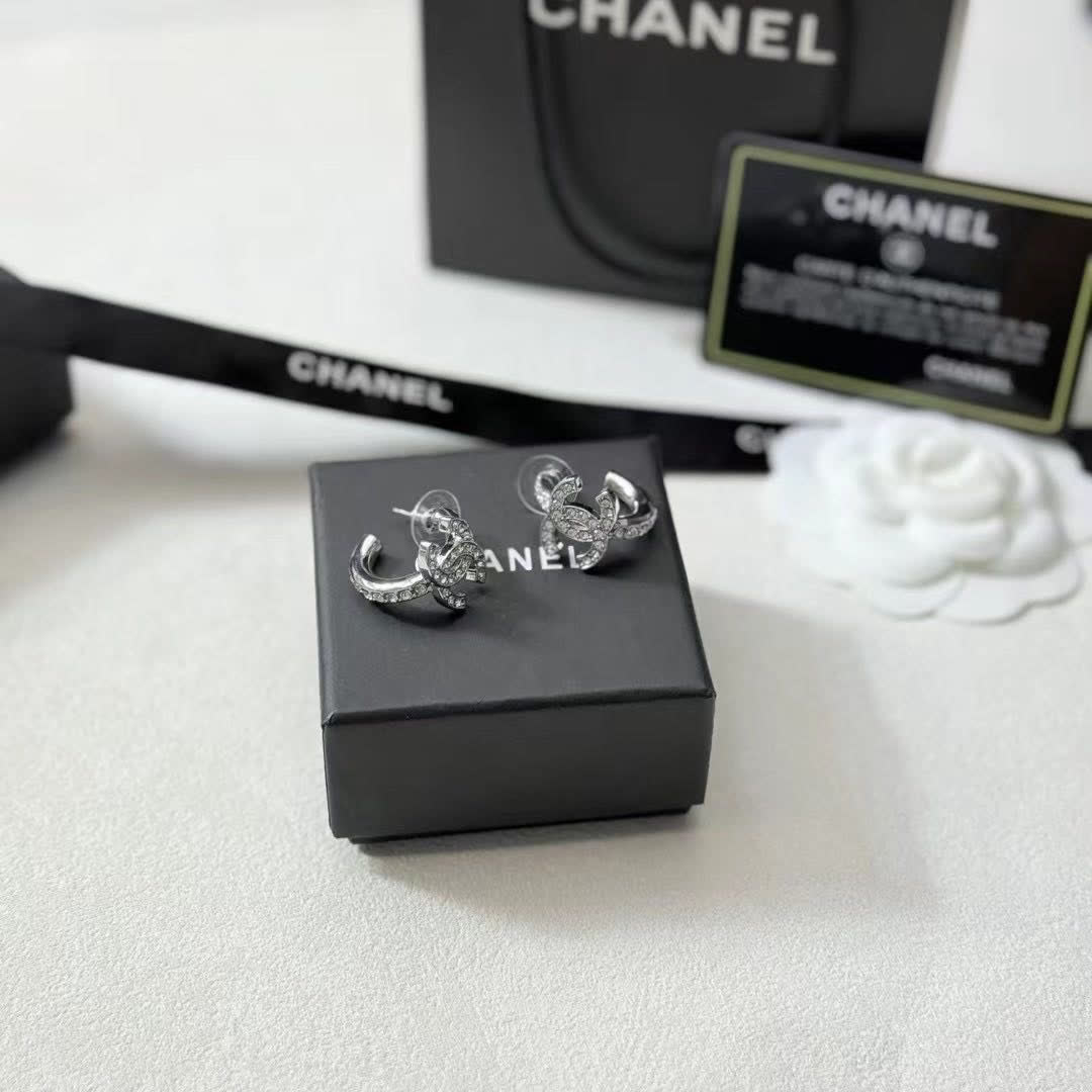 Chanel Silver Tone Crystal Stud Earring