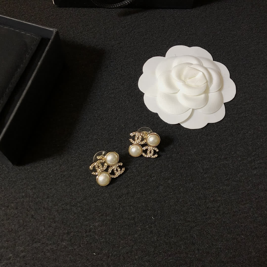 Chanel 2025 Spring/Summer Earrings