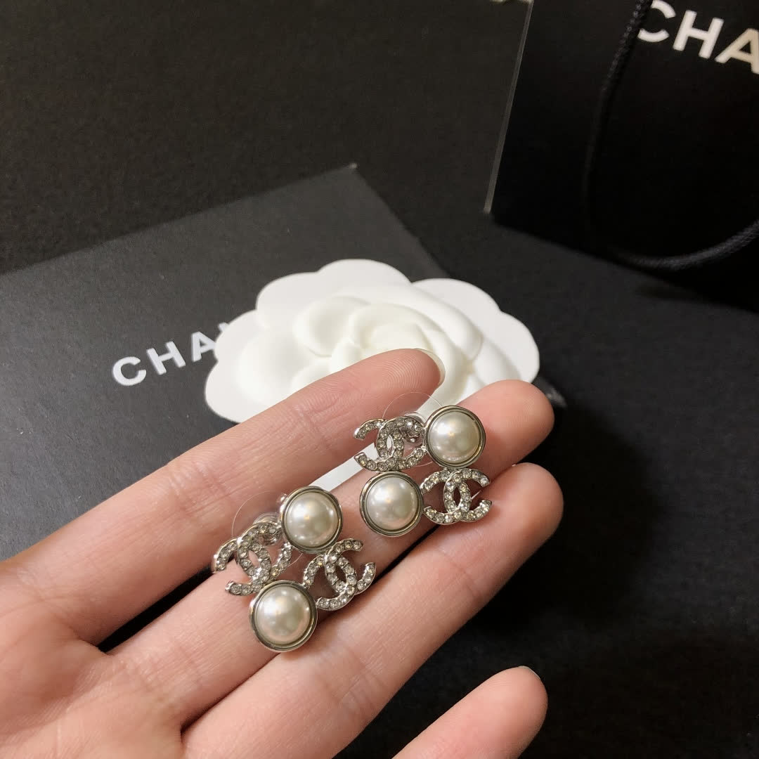 Chanel 2025 Spring/Summer Earrings