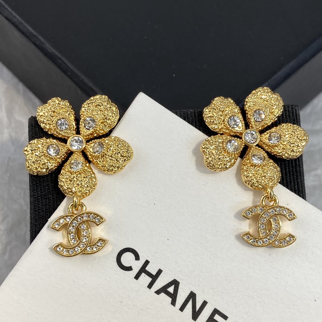 Chanel Gold-tone Crystal Flower Earrings Chanel Gold-tone Crystal Flower Earrings