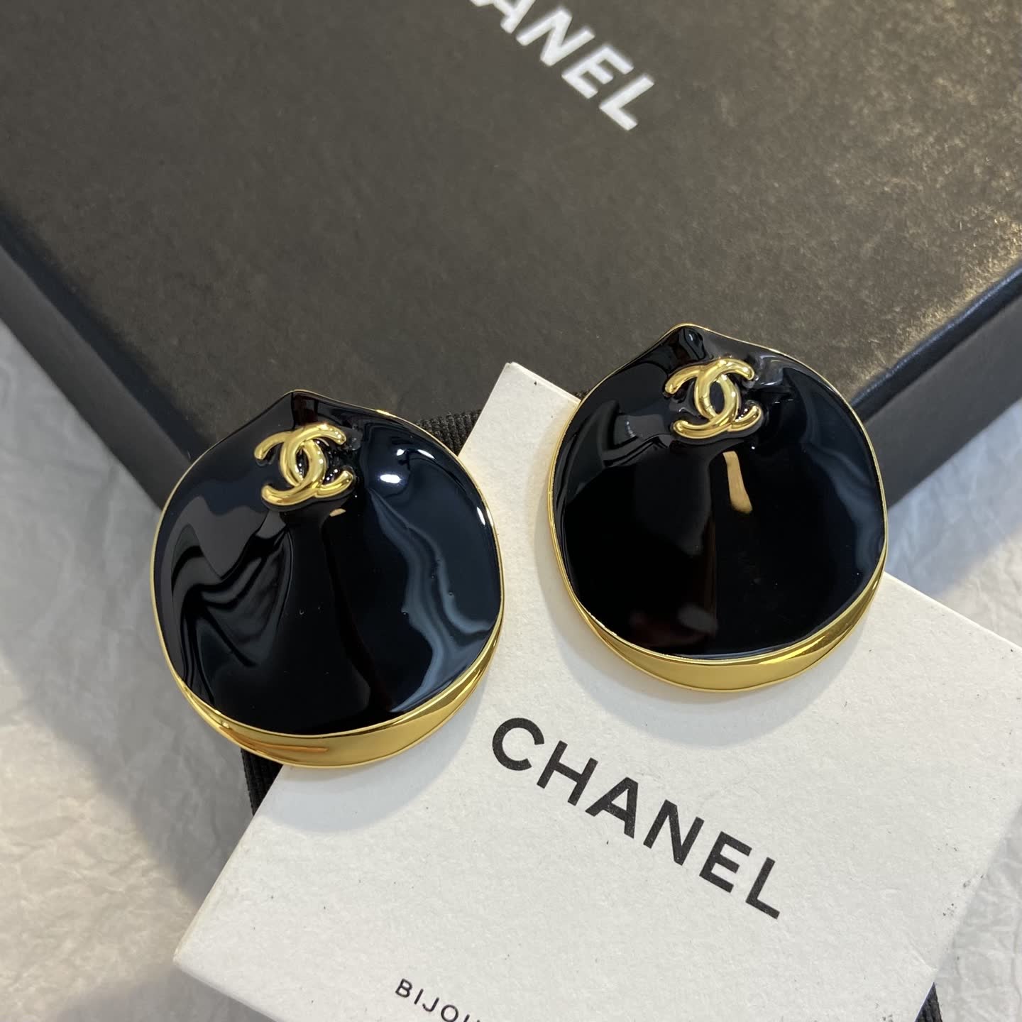 Chanel Black Enamel CC Logo Clip-On Earrings Chanel Black Enamel CC Logo Clip-On Earrings