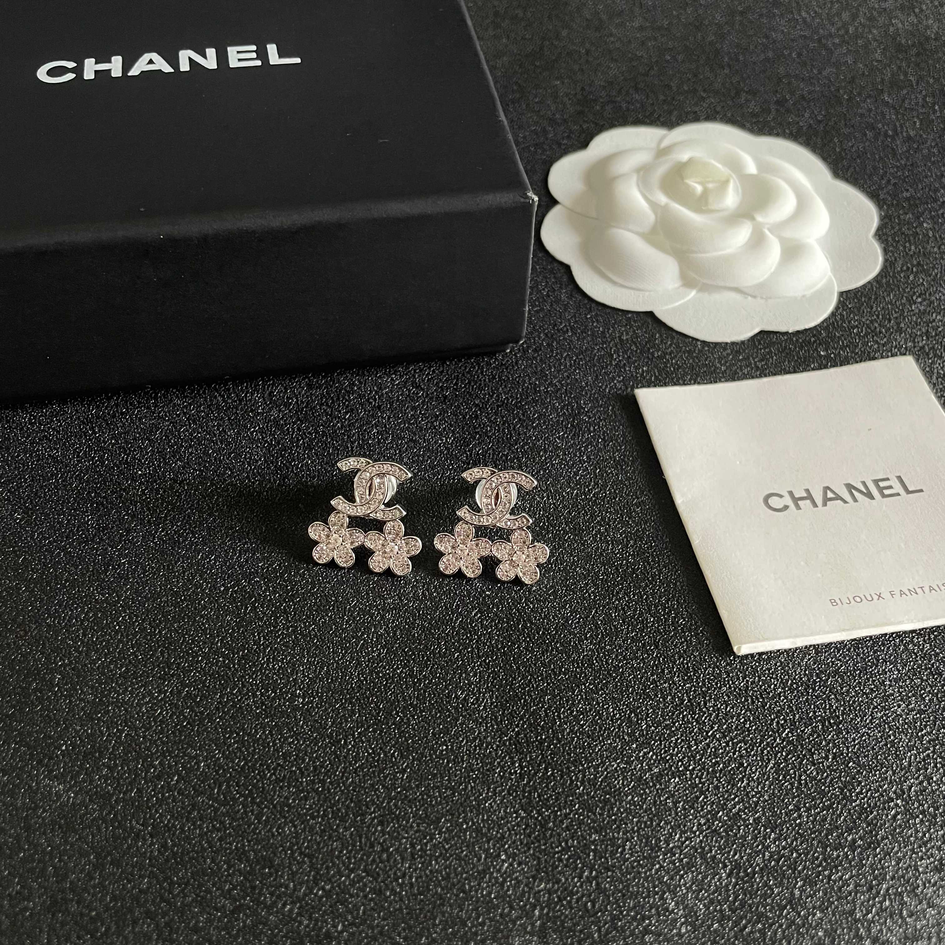 Chanel CC Logo & Flower Stud Earrings