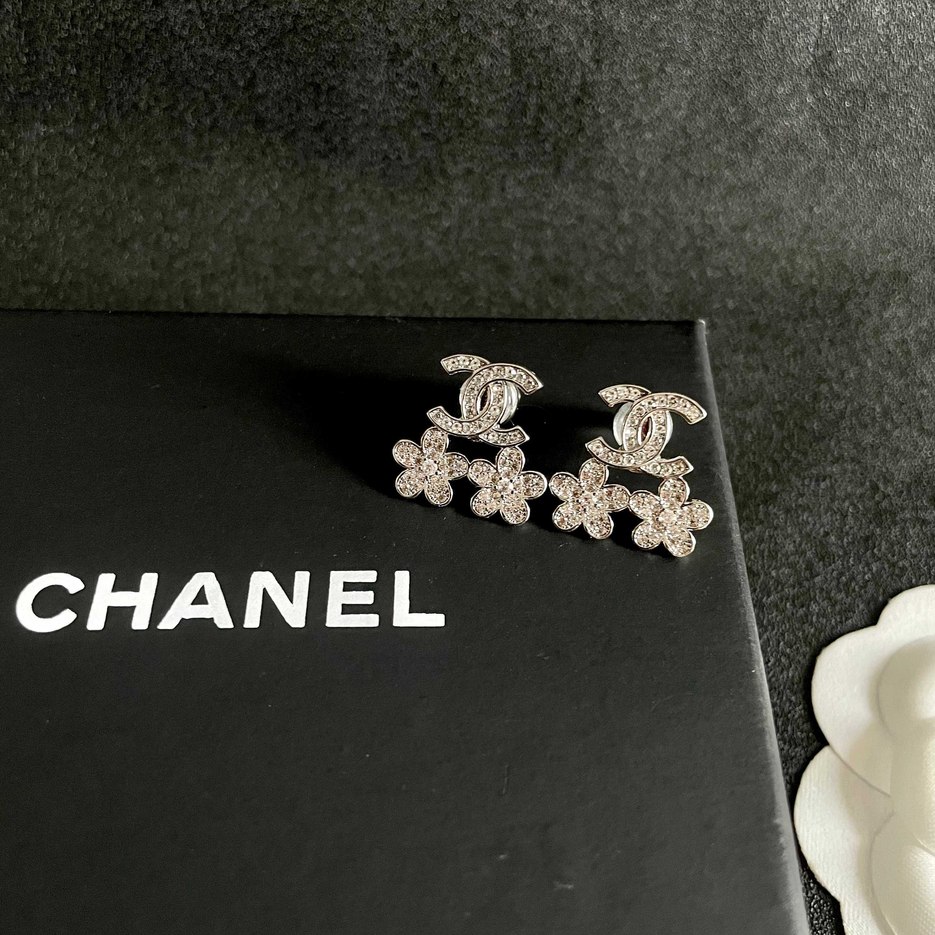 Chanel CC Logo & Flower Stud Earrings
