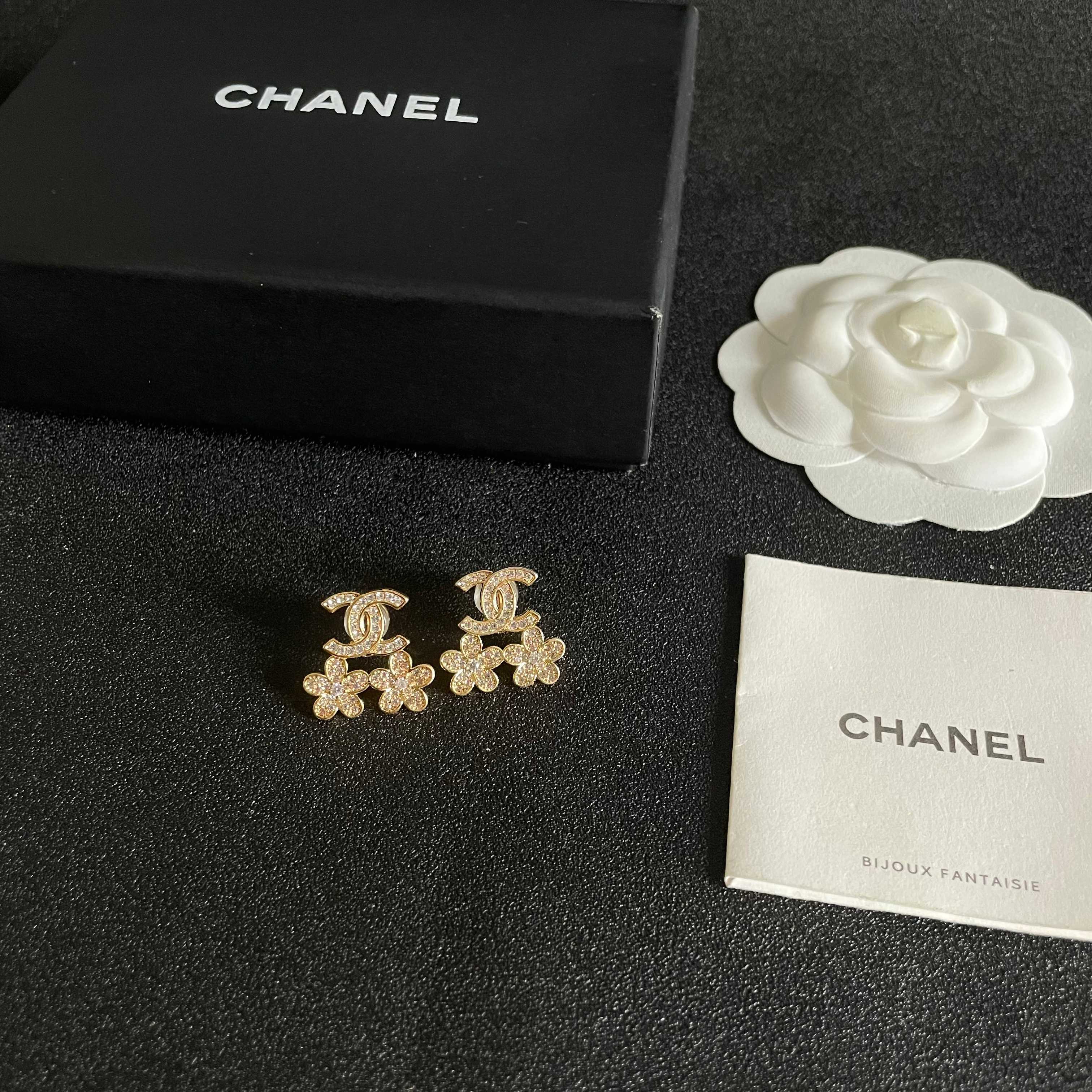 Chanel CC Logo & Flower Stud Earrings