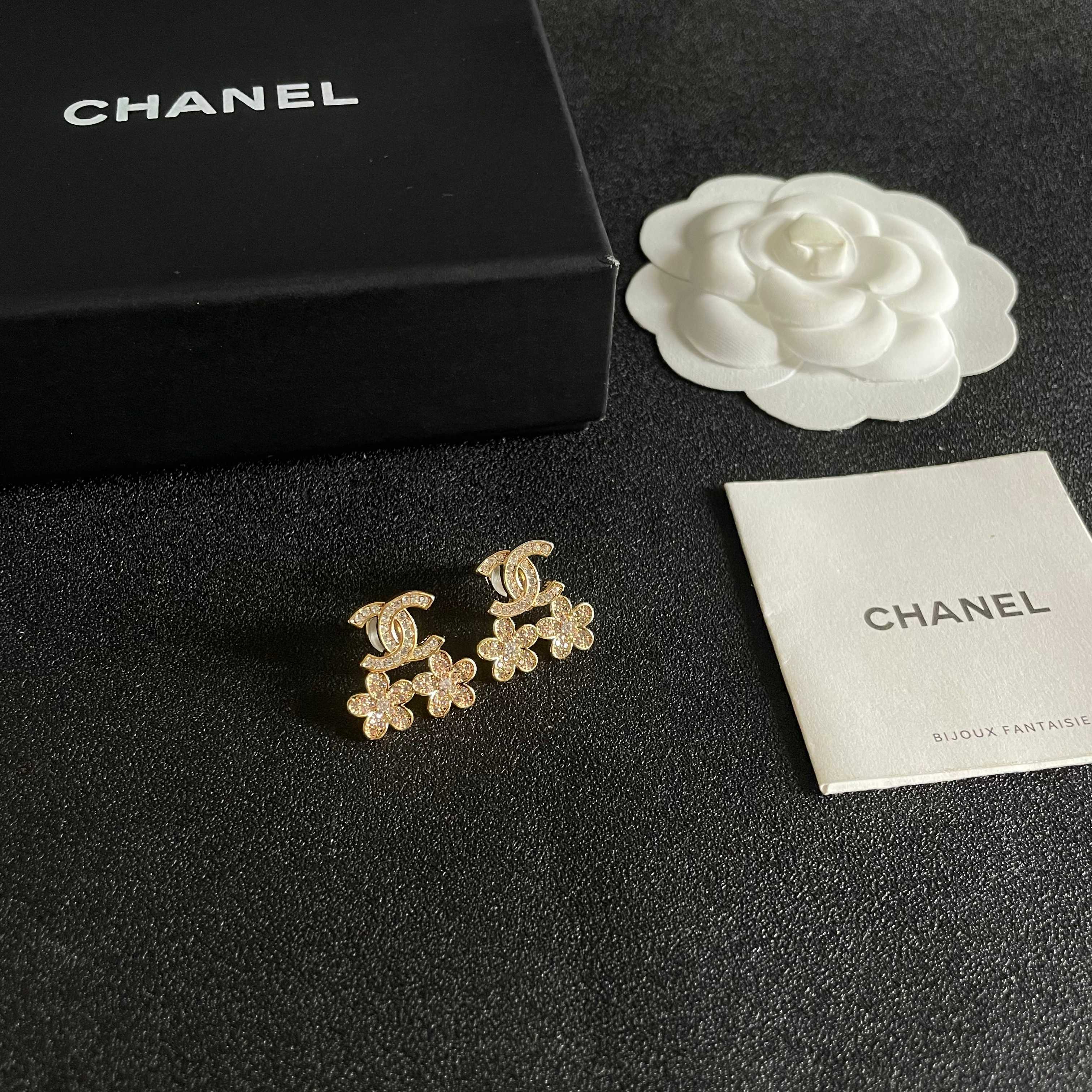 Chanel CC Logo & Flower Stud Earrings