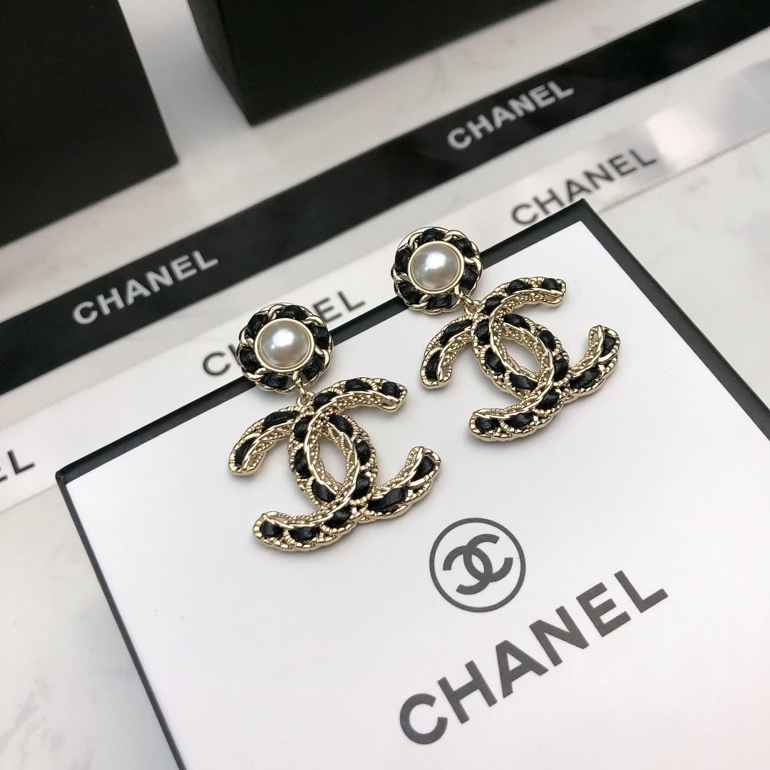 Chanel CC Logo Pearl Earrings