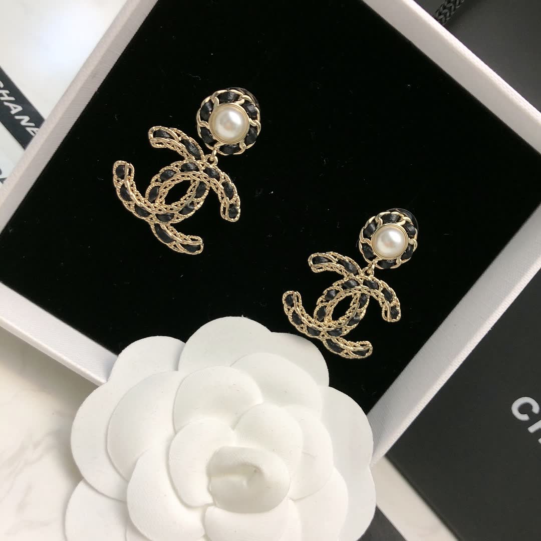 Chanel CC Logo Pearl Earrings