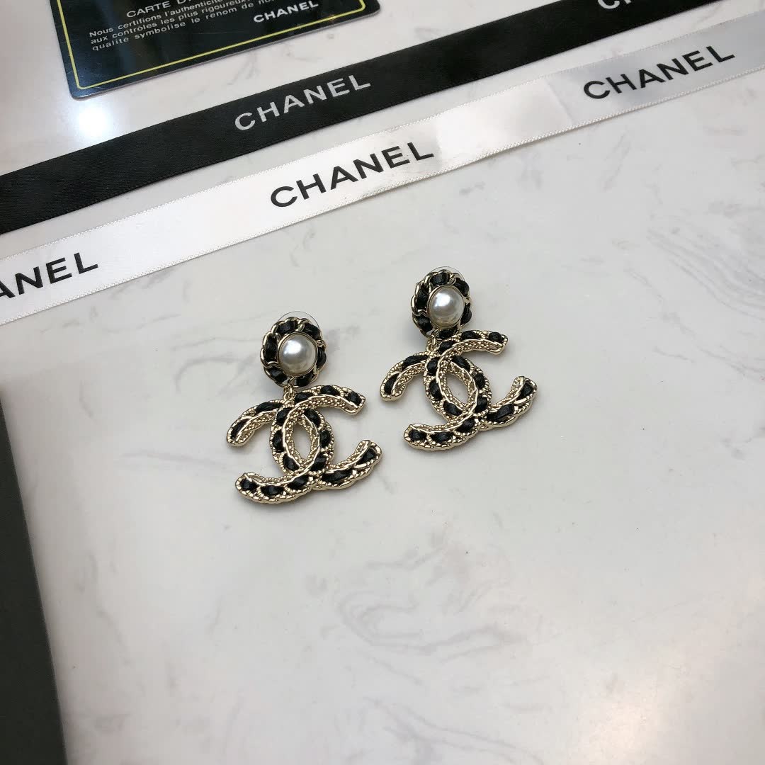 Chanel CC Logo Pearl Earrings
