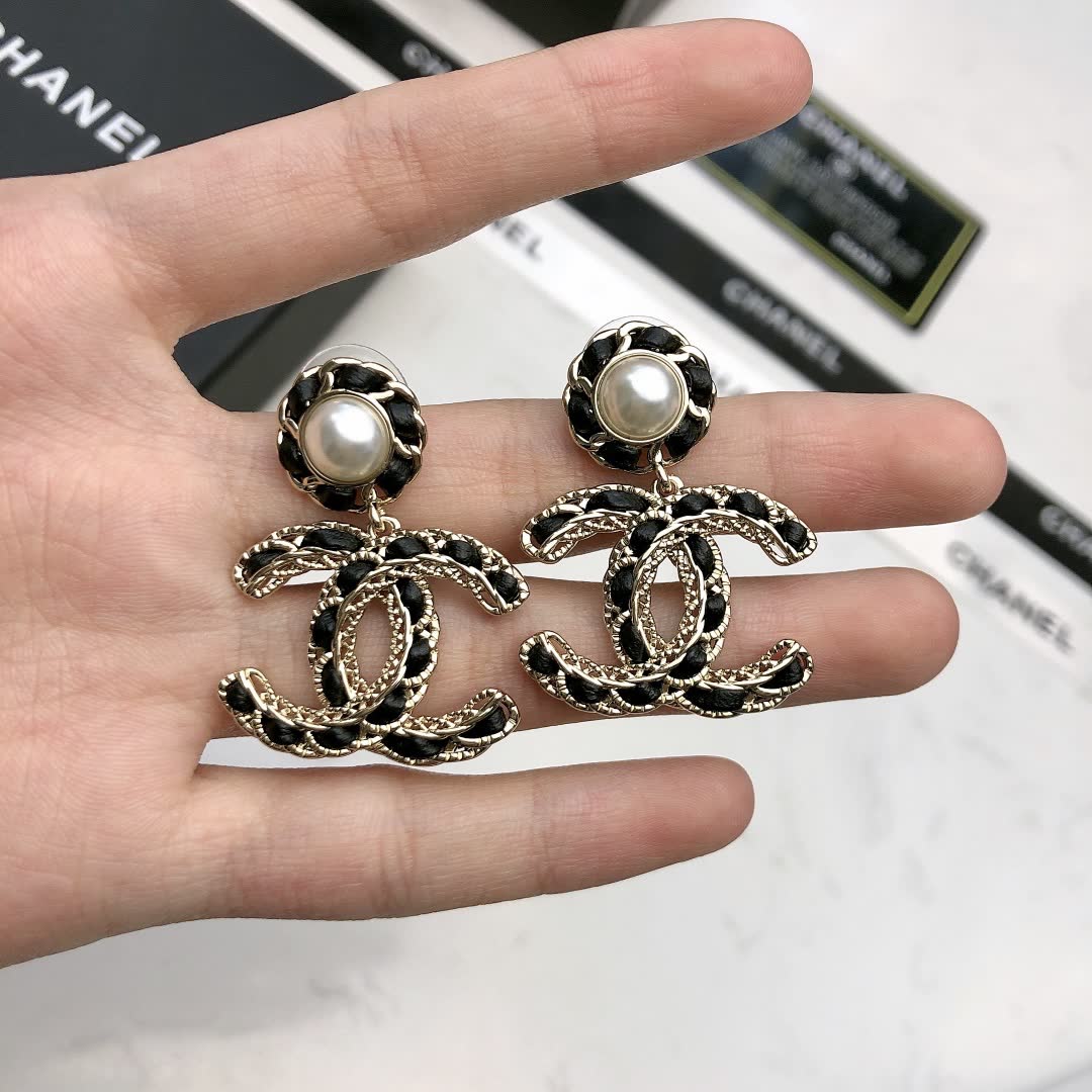 Chanel CC Logo Pearl Earrings