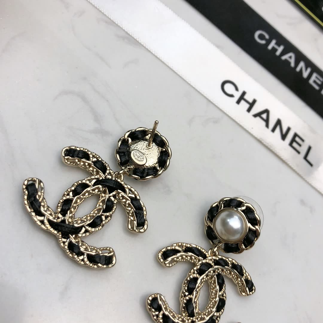 Chanel CC Logo Pearl Earrings