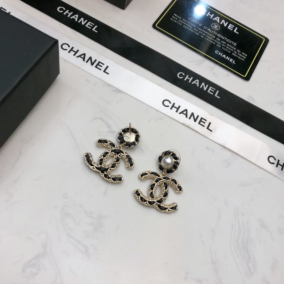 Chanel CC Logo Pearl Earrings