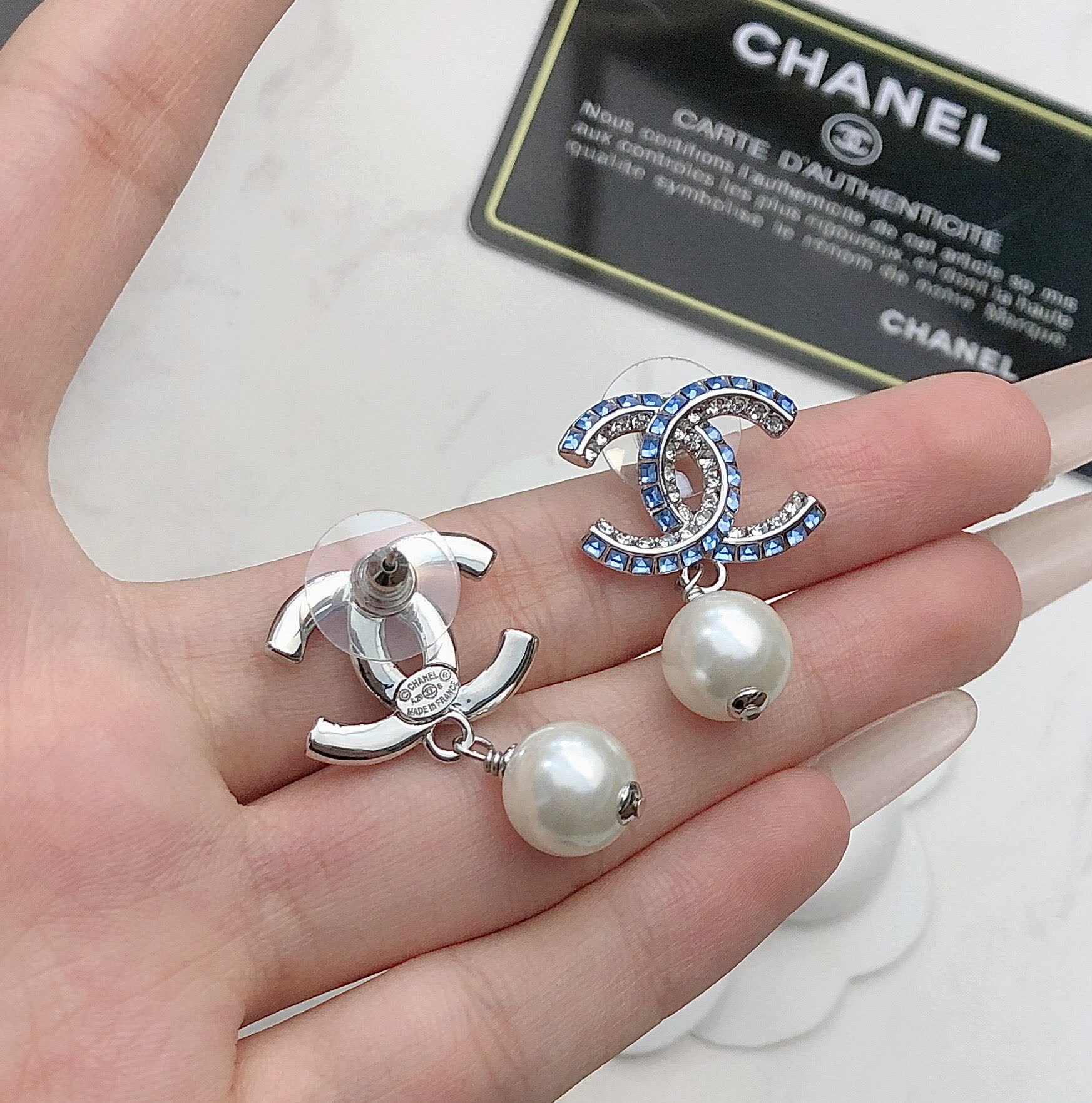 Chanel CC Logo Pearl Drop Earrings Chanel CC Logo Pearl Drop Earrings