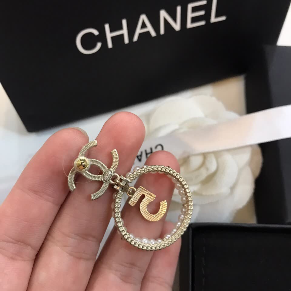 Chanel CC Logo Earring Chanel CC Logo Earring