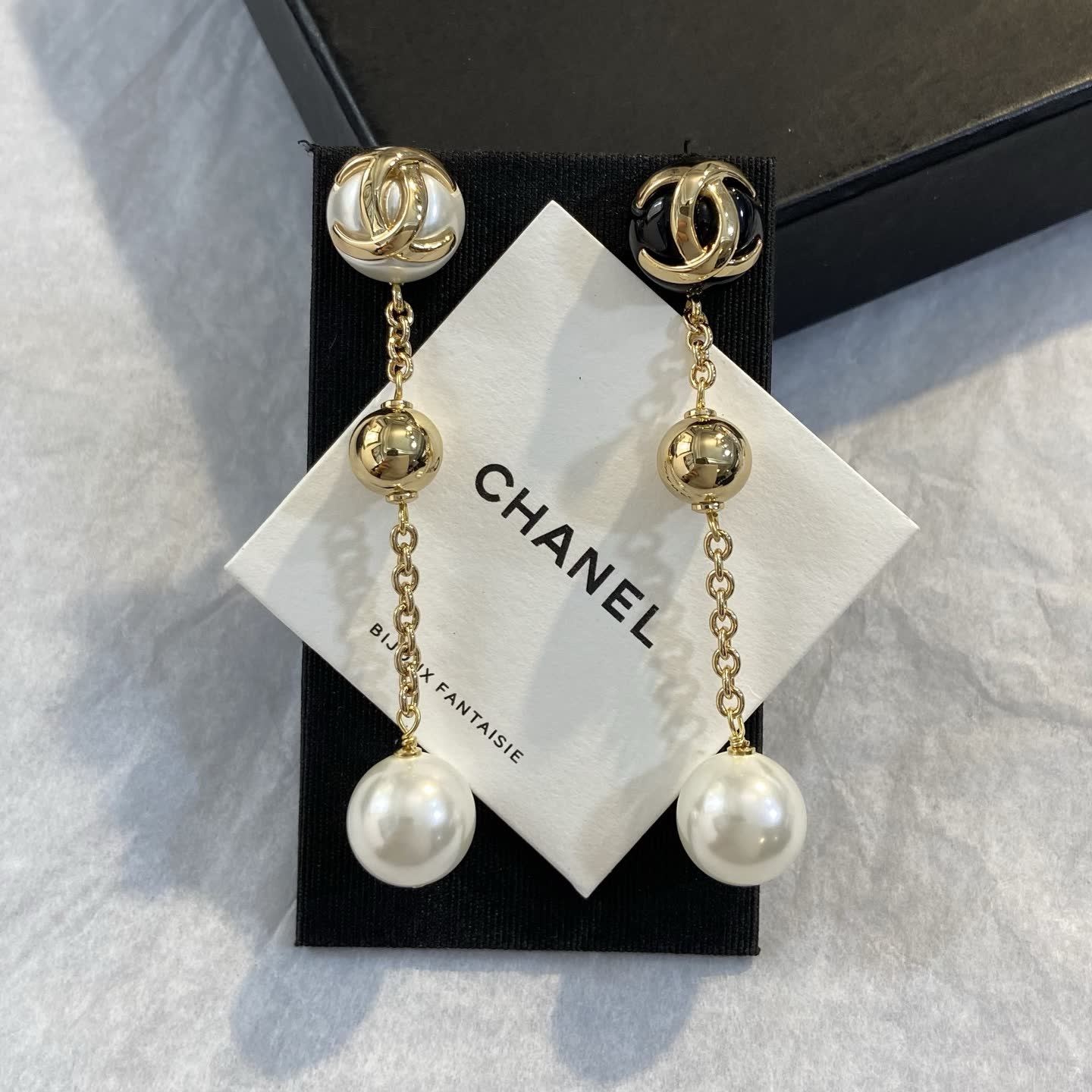 Chanel Bijoux Fantaisie Pearl Earrings Chanel Bijoux Fantaisie Pearl Earrings