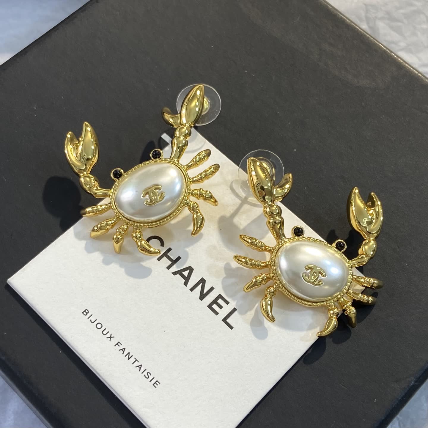 Chanel Crab Pearl Clip-On Earrings Chanel Crab Pearl Clip-On Earrings