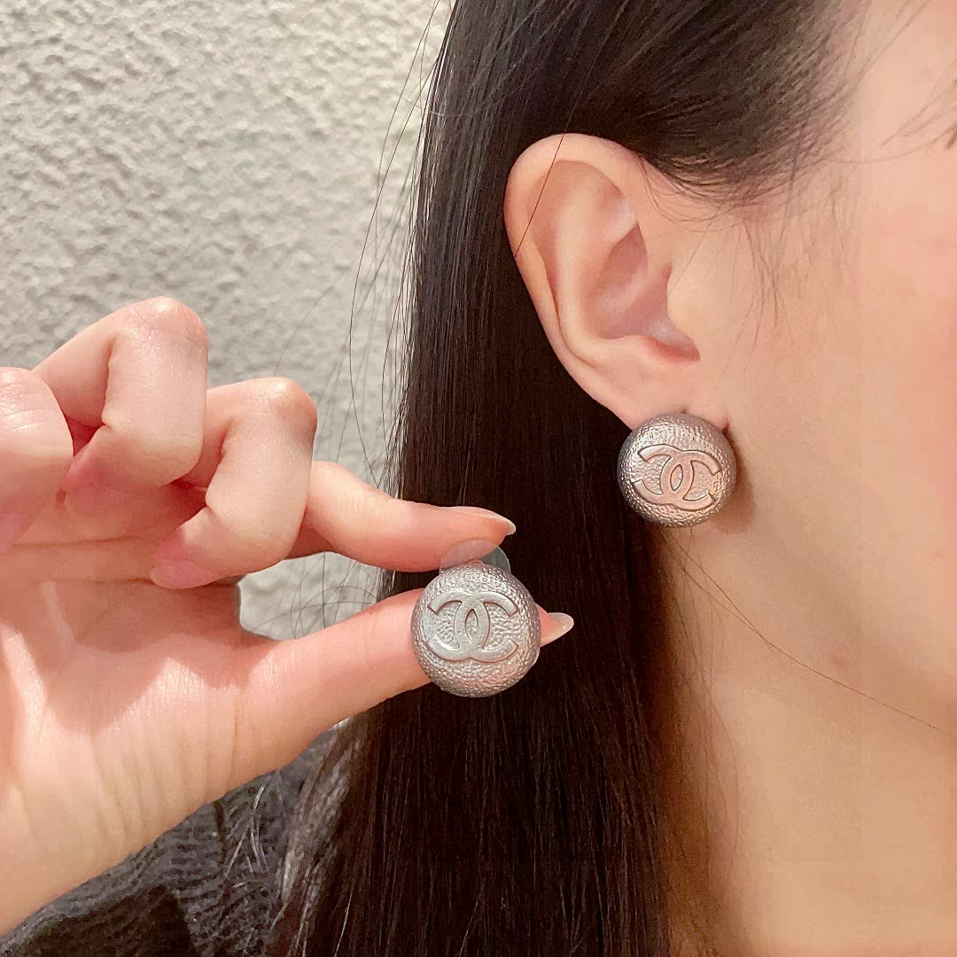 Chanel CC Logo Stud Earrings Chanel CC Logo Stud Earrings