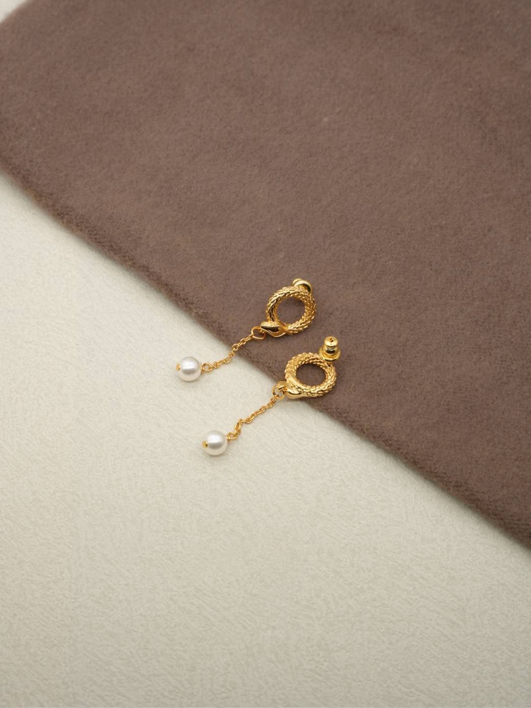 Gucci Gold Pearl Drop Earrings