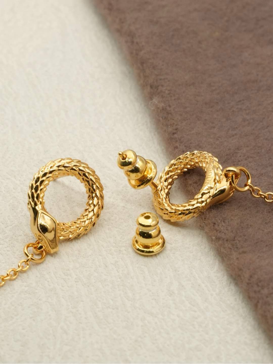 Gucci Gold Pearl Drop Earrings