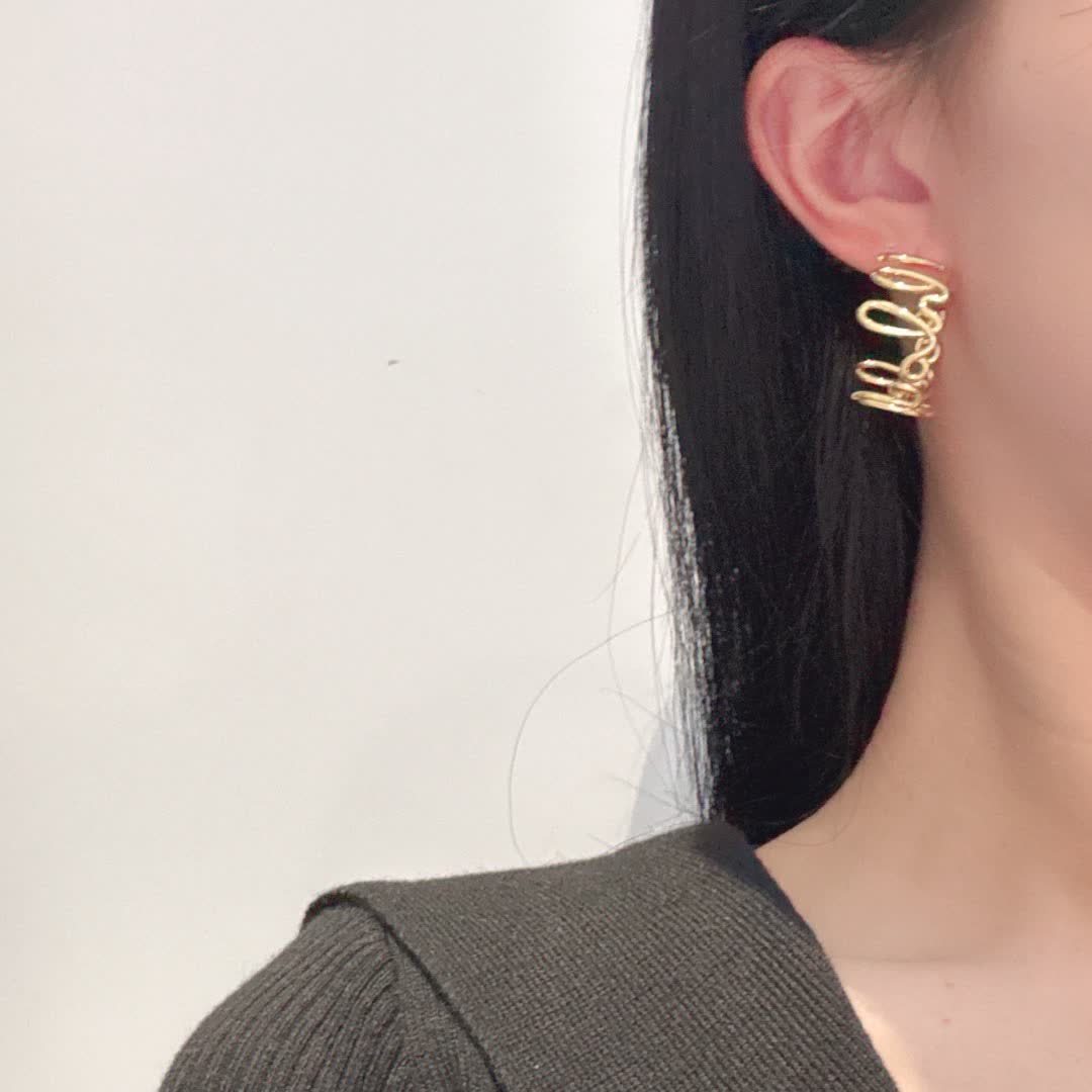 Chloe Gold Hoop Earrings