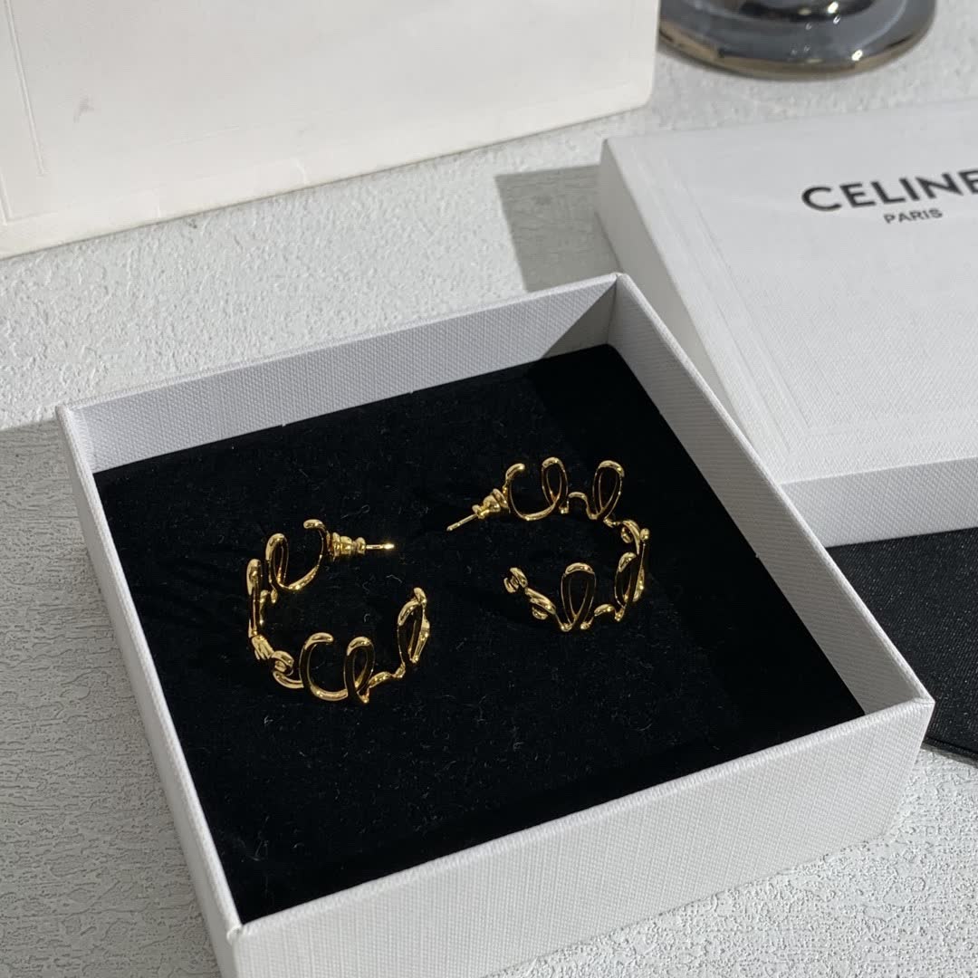Chloe Gold Hoop Earrings