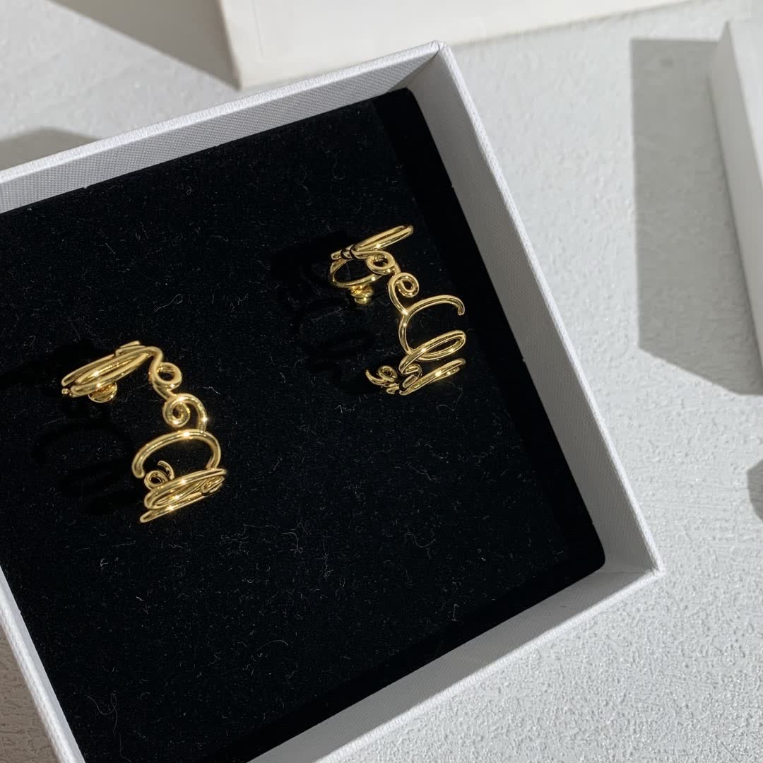 Chloe Gold Hoop Earrings
