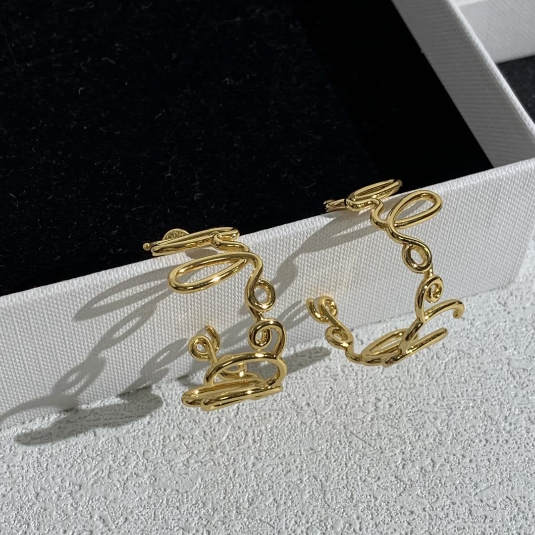 Chloe Gold Hoop Earrings