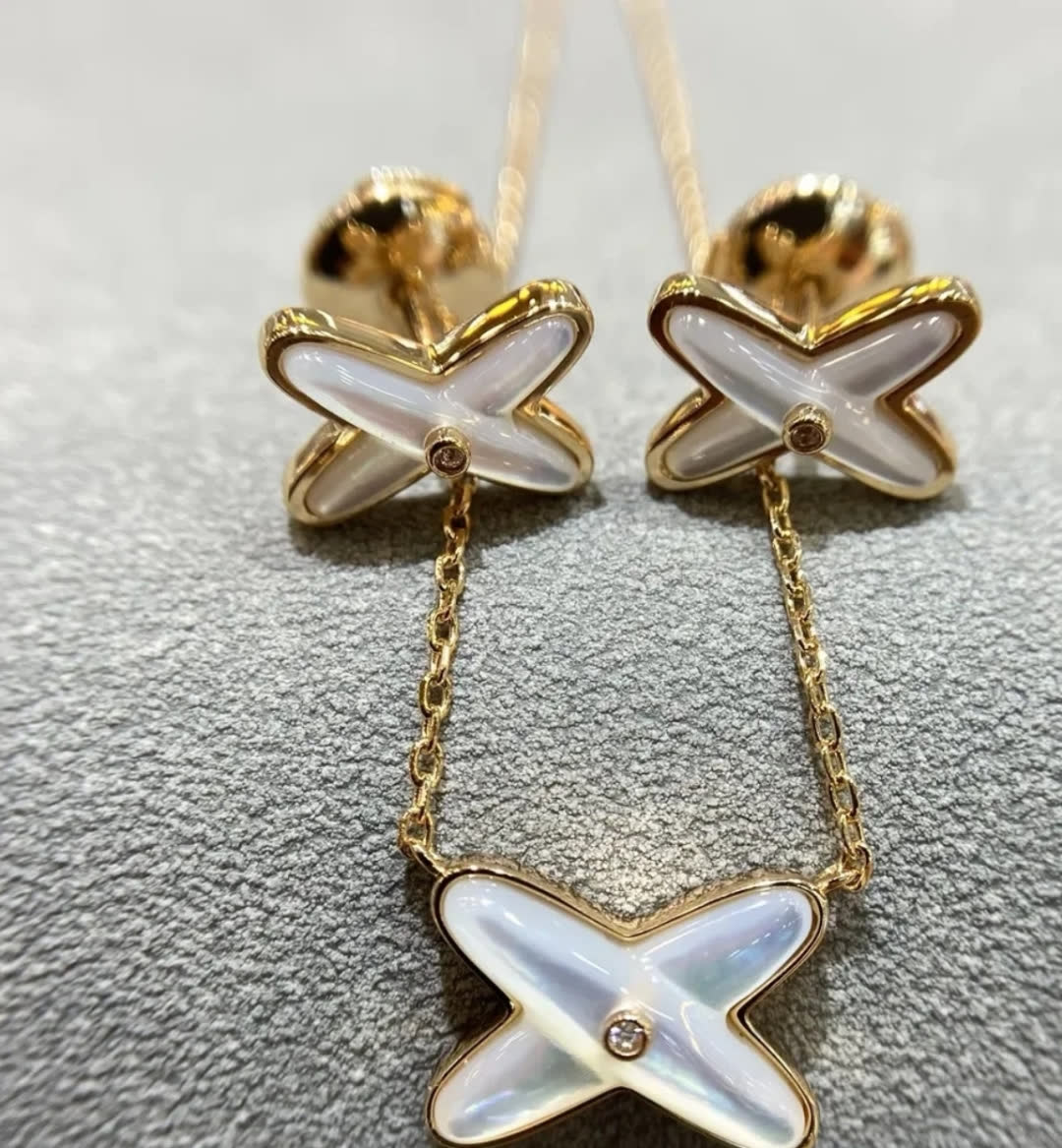 Chaumet Chopard Happy Diamonds Earrings