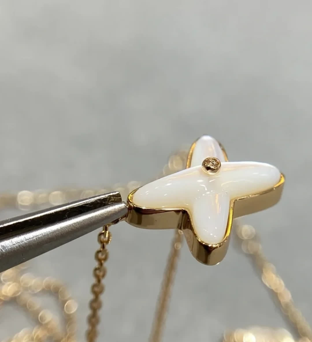 Chaumet Chopard Happy Diamonds Earrings
