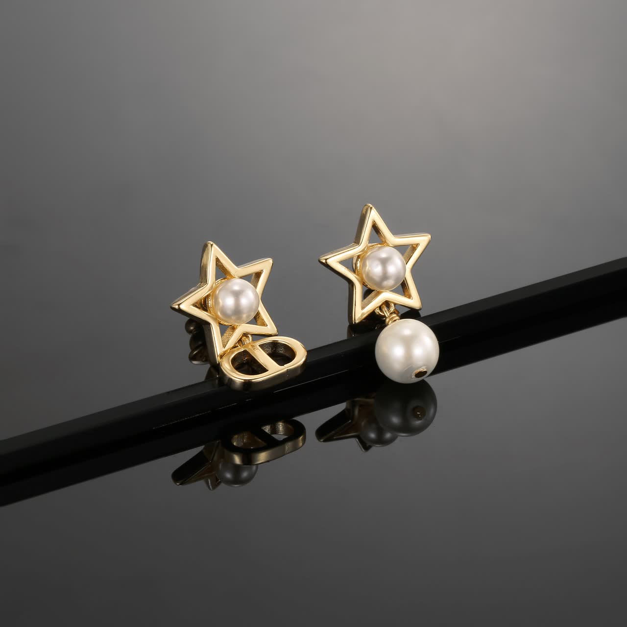 Christian Dior Star Earrings with Pearl