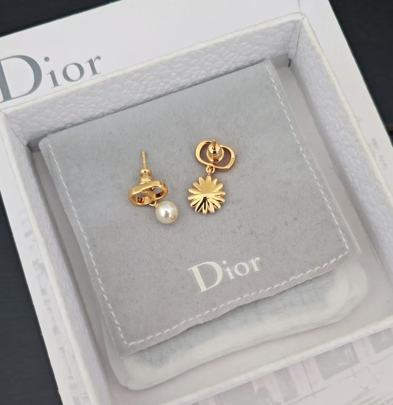 Dior Gold Tone Pearl and Enamel Daisy Stud Earrings