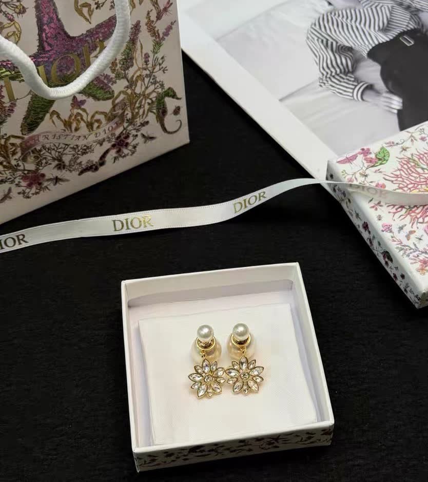 Dior Elegant Gold Flower Drop Earrings with Pearls