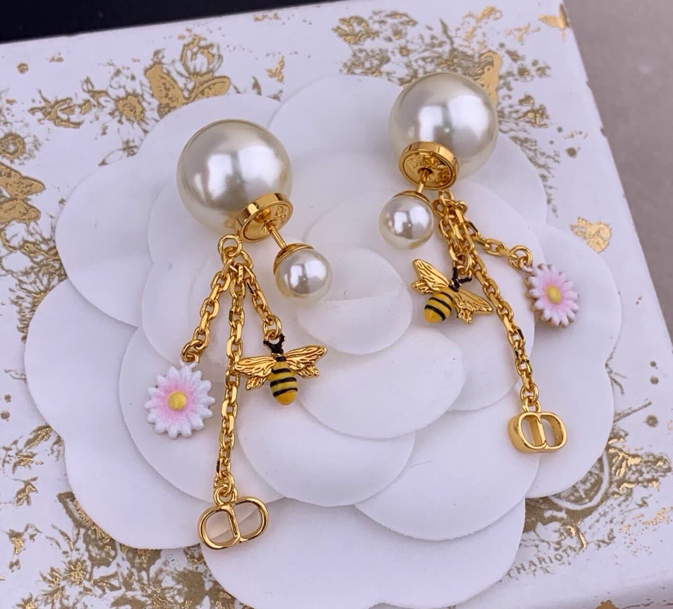 Dior Bee and Flower Pearl Earrings Dior Bee and Flower Pearl Earrings