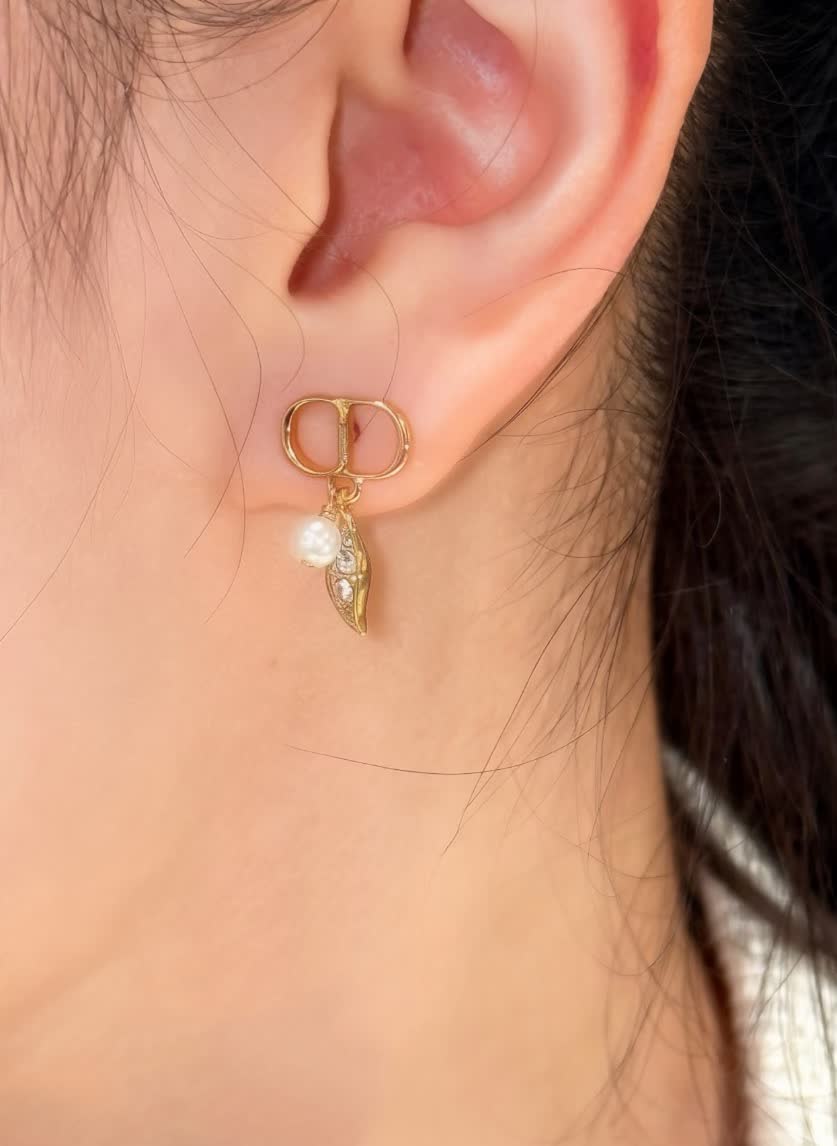 Dior Gold Leaf Pearl Earrings Dior Gold Leaf Pearl Earrings