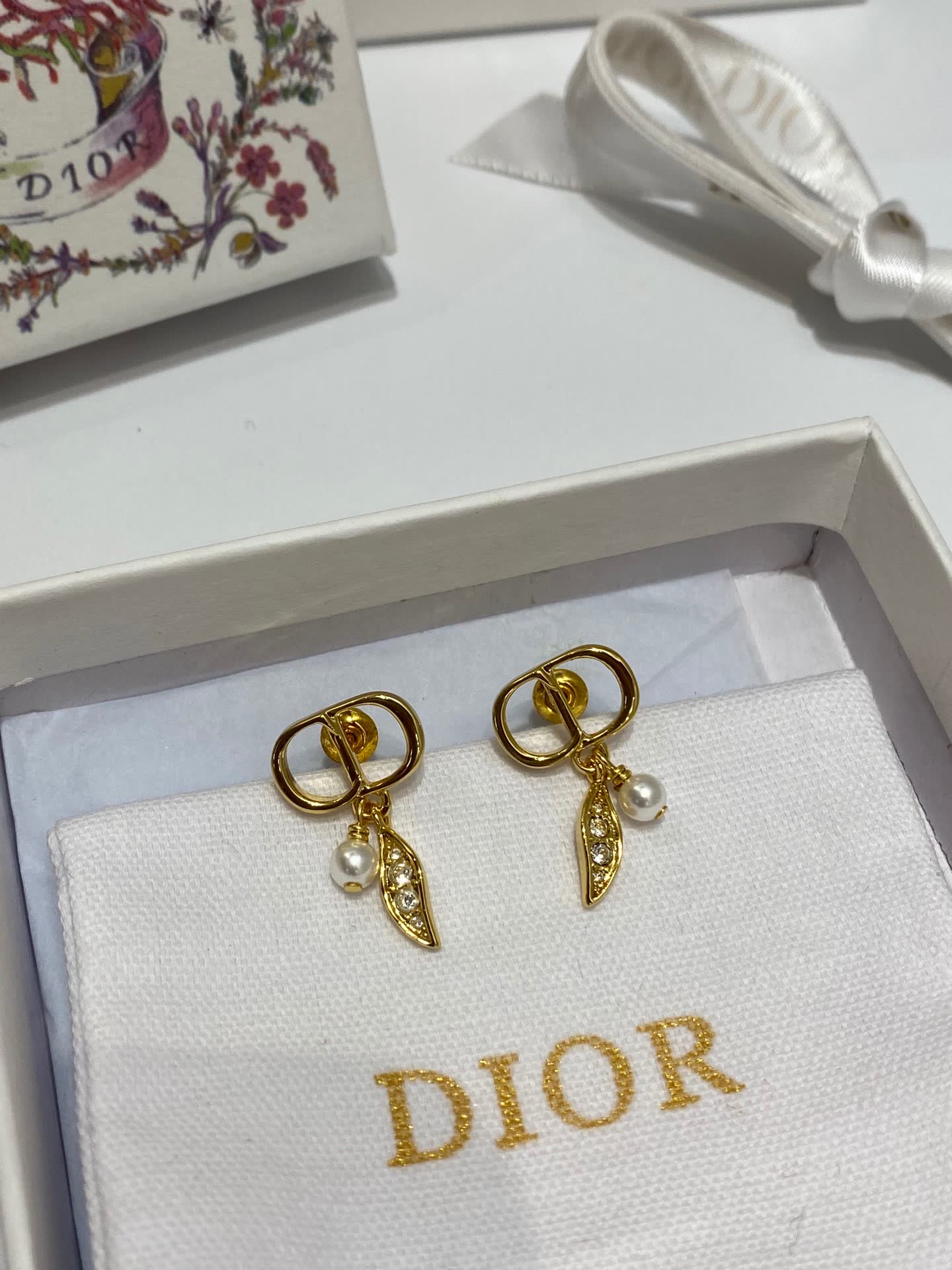Dior Gold Leaf Pearl Earrings