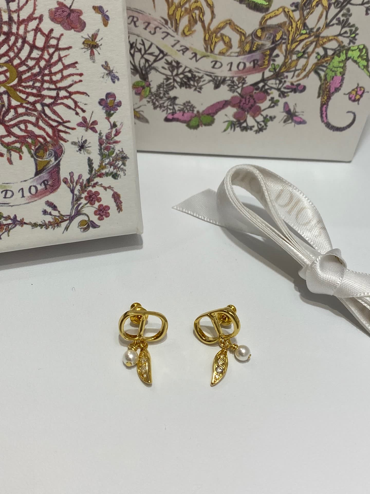 Dior Gold Leaf Pearl Earrings